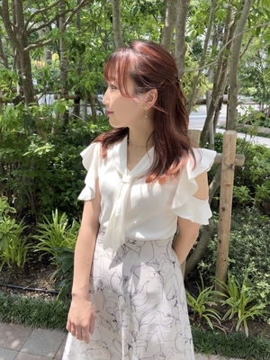 ショルダーフリルタイニット