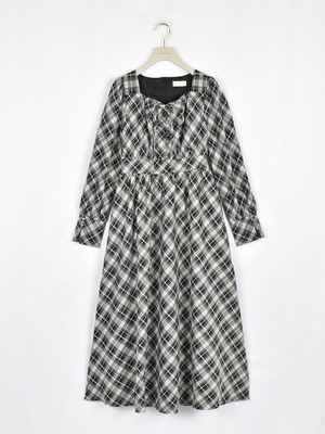 スクエアネックフレアワンピース