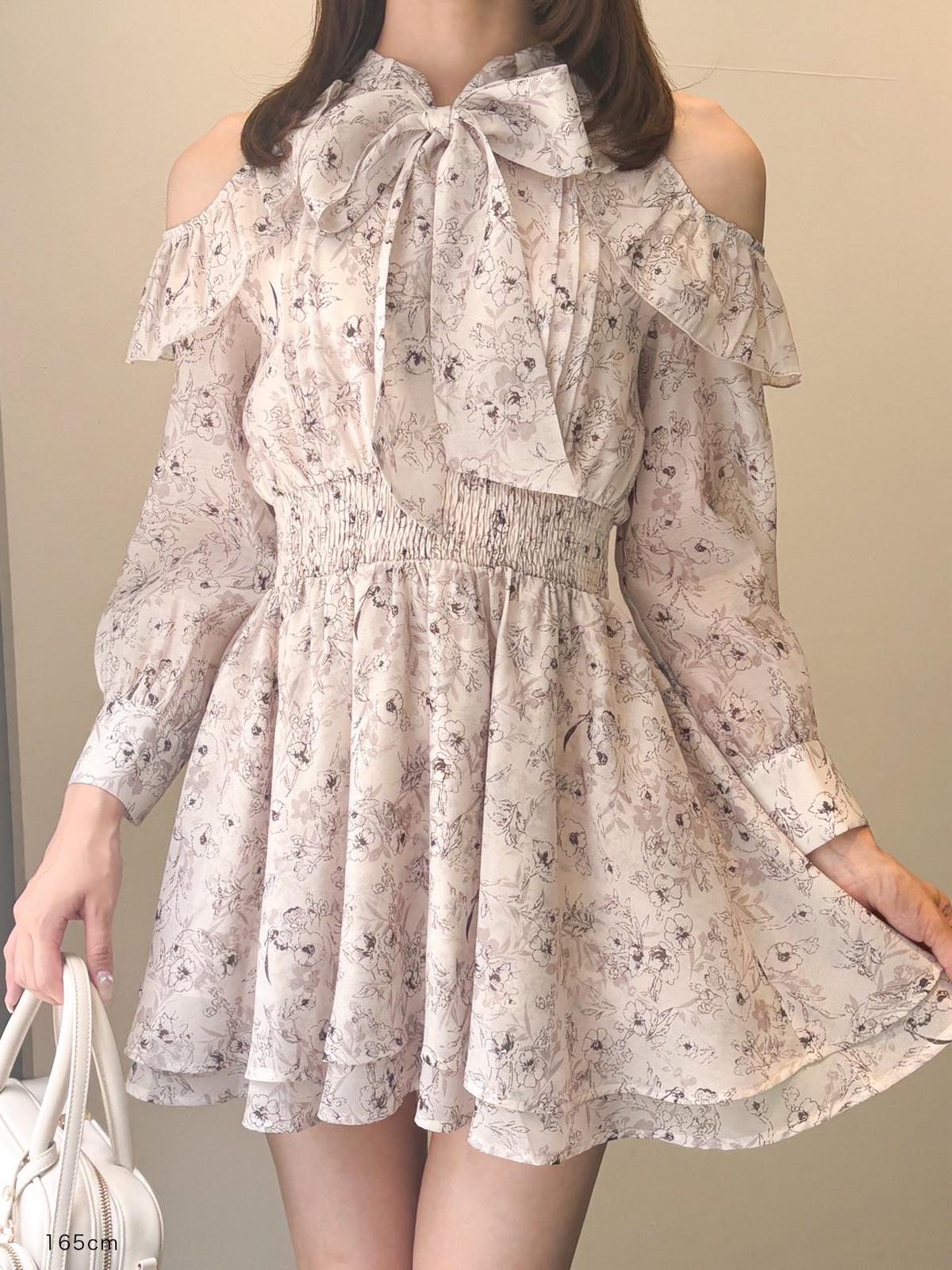 アンミール コールドショルダーフラワーワンピース オフホワイト zz-ANC-1619A_11-1.jpg?1760423067