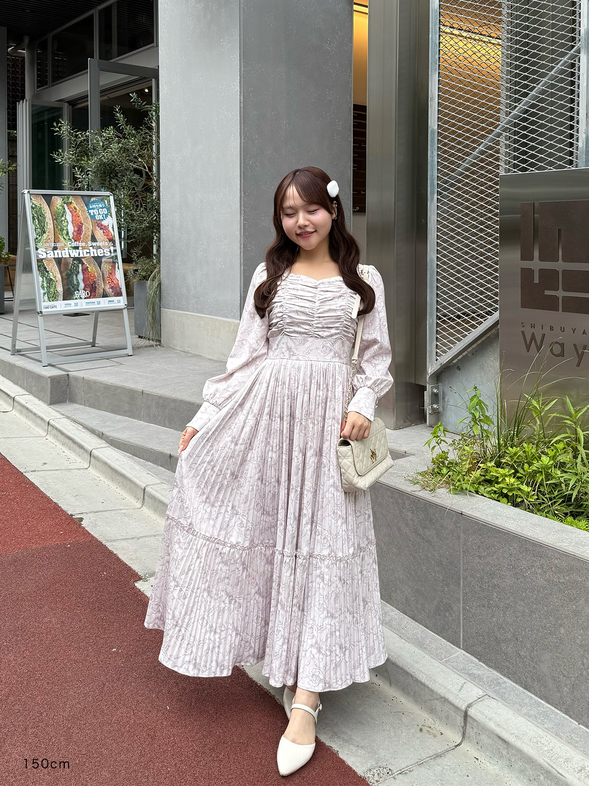 ギャザープリーツフラワーワンピース｜evelyn（エブリン）公式通販サイト