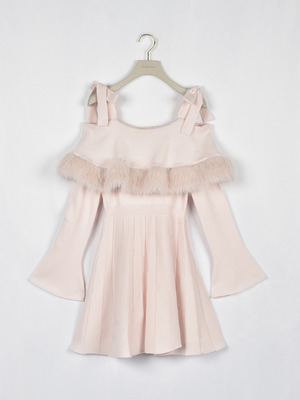 ファーオフショルニットワンピース