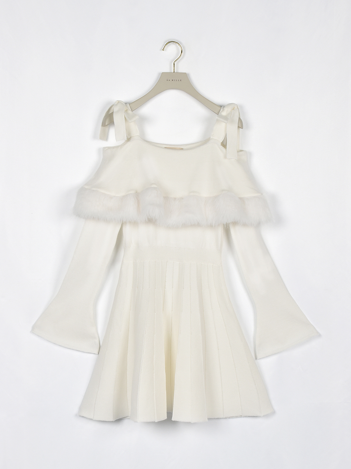 ファーオフショルニットワンピース｜evelyn（エブリン）公式通販サイト