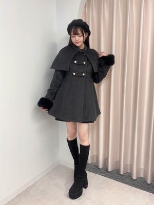 ケープ付きフレアコート