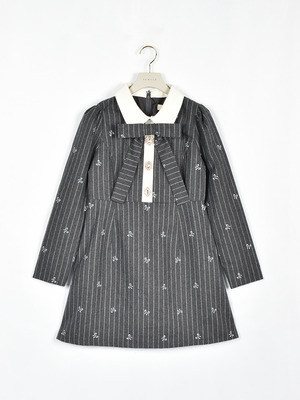 リボンタイワンピース