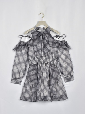 コールドショルダーフリルワンピース