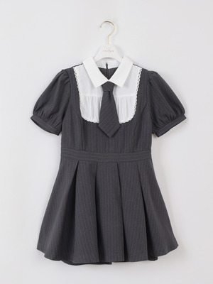 ネクタイ付きタックプリーツワンピース